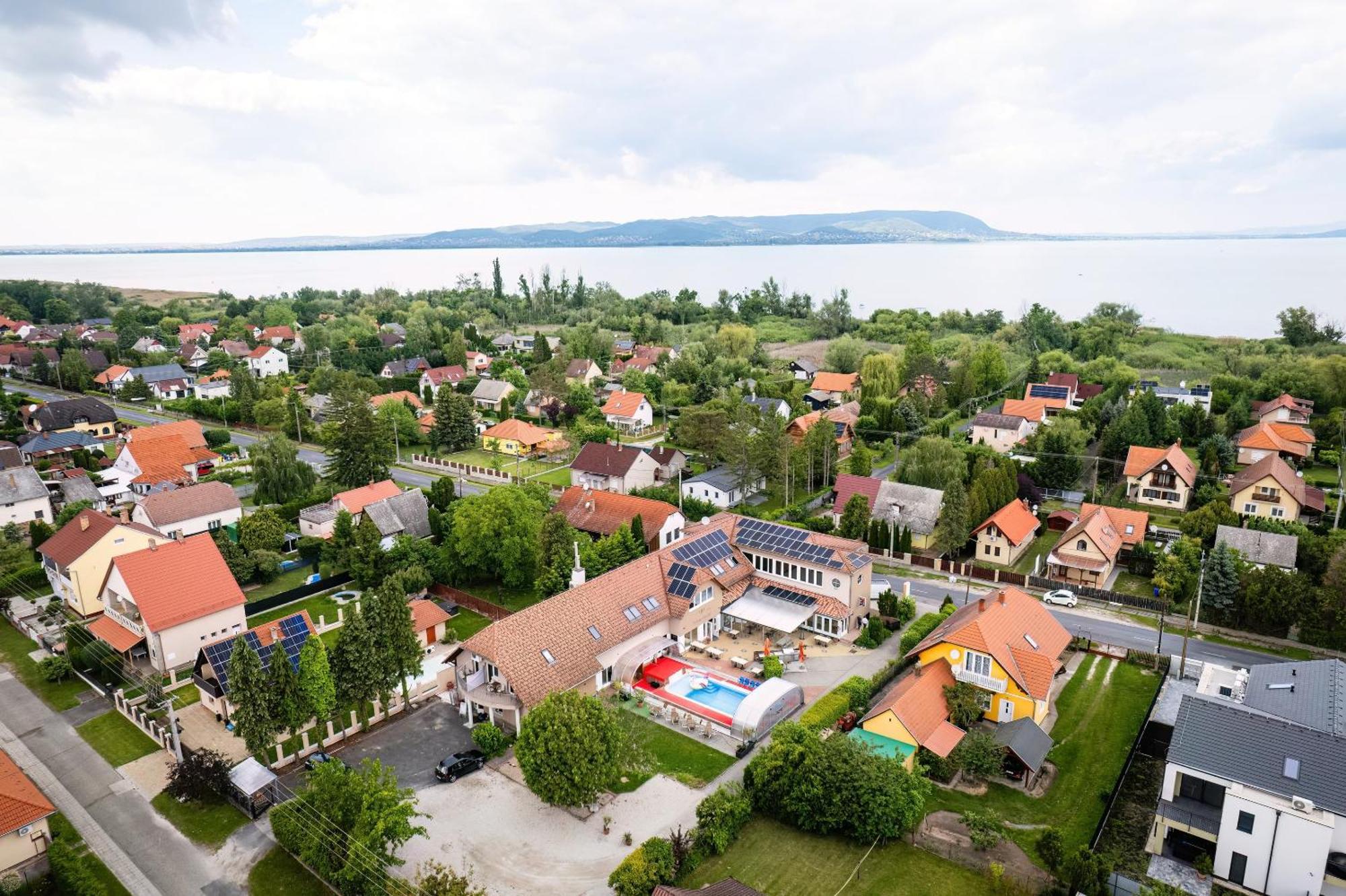 Bed and Breakfast Pelso Panzio Balatonmáriafürdő Exterior foto